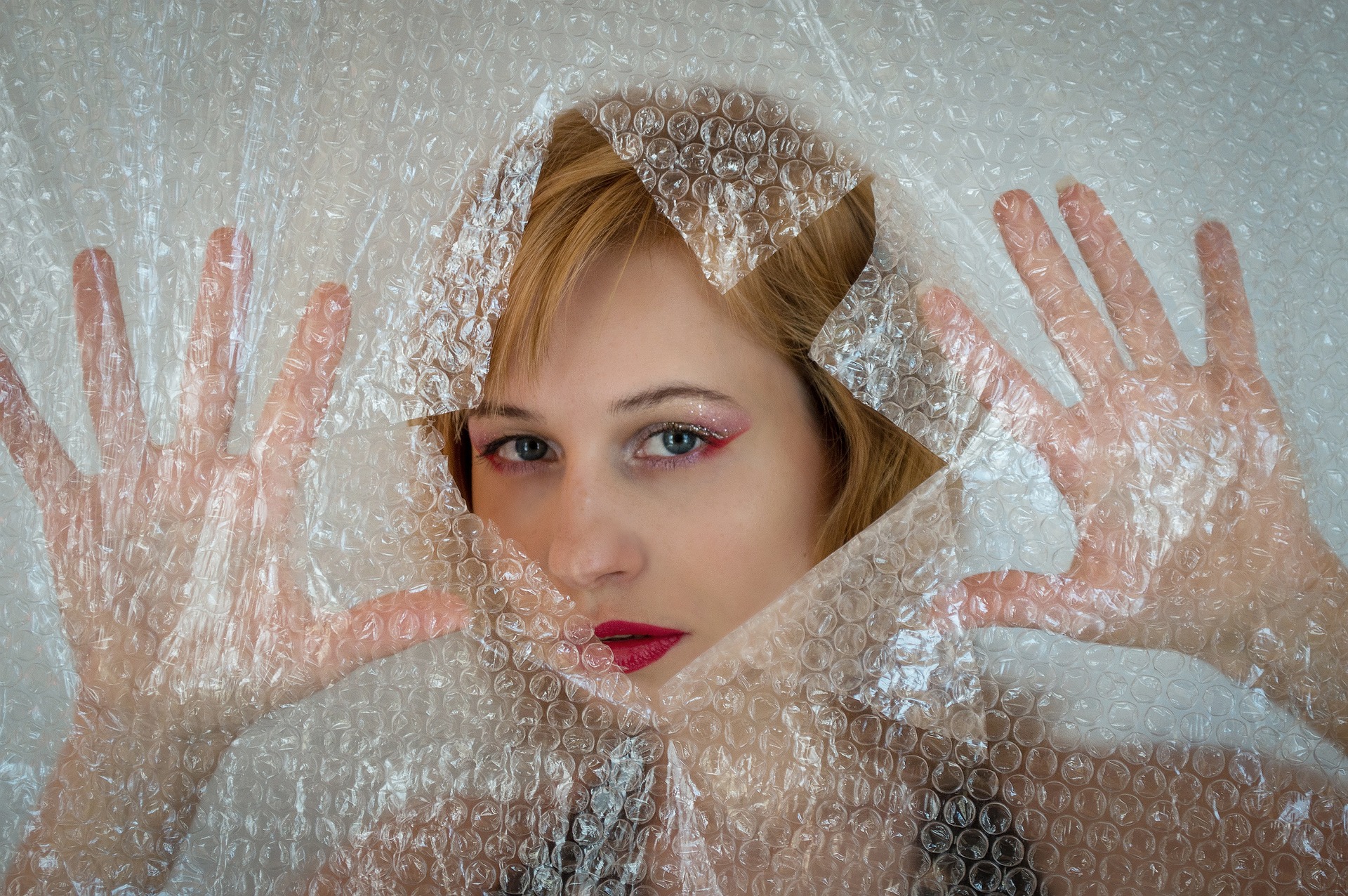 Bubble Wrap: Applications and Benefits in Package Protection